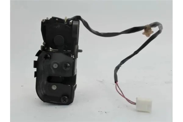 Recambio de cierre electromagnetico trasero derecho para mazda premacy (cp) 2.0 td referencia OEM IAM CB0772310D  