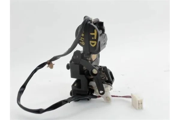 Recambio de cierre electromagnetico trasero derecho para mazda premacy (cp) 2.0 td referencia OEM IAM CB0772310D  