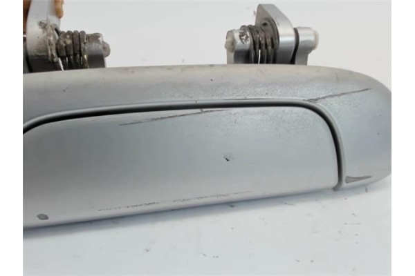 Recambio de maneta exterior trasero derecha para mazda premacy (cp) 2.0 td referencia OEM IAM C10073410B67  