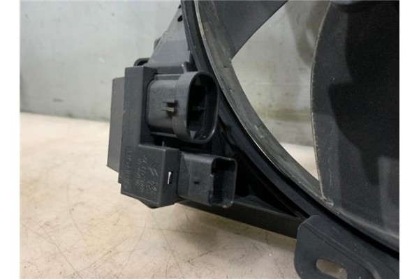 Recambio de electroventilador para peugeot 208 1.4 active referencia OEM IAM 9812028580 9682902080 