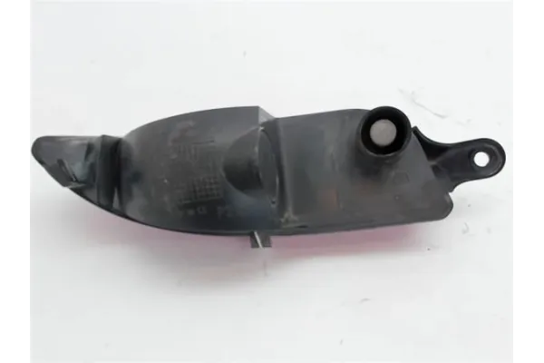 Recambio de reflectante paragolpes trasero para opel corsa c 1.7 cdti referencia OEM IAM 13118664  