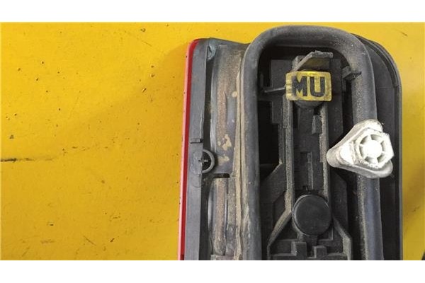 Recambio de piloto trasero derecho para opel combo (corsa c) 1.7 tour referencia OEM IAM E95302  