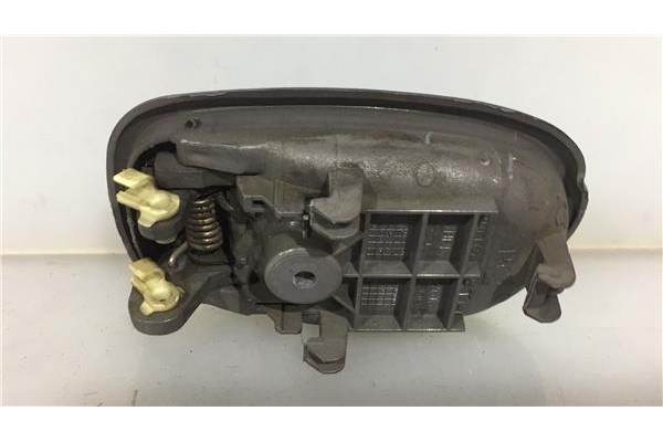 Recambio de manilla int. puerta trasero derecha para hyundai lantra familiar (rd) 1.6 16v referencia OEM IAM 8261329003  