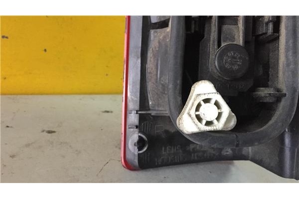 Recambio de piloto trasero derecho para opel combo (corsa c) 1.7 tour referencia OEM IAM E95302  