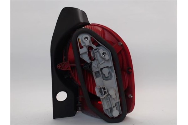 Recambio de piloto trasero izquierdo para renault modus i 1.5 dci (fp0d, jp0d) referencia OEM IAM 8200212205  
