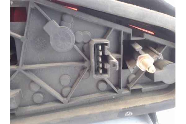 Recambio de piloto trasero derecho para peugeot 106 (s1) referencia OEM IAM 635184  