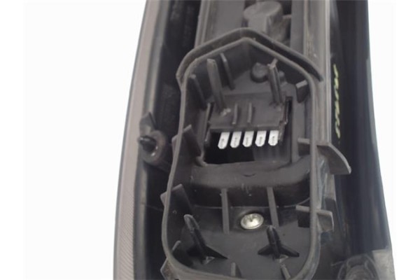 Recambio de piloto trasero derecho para opel corsa c 1.4 16v referencia OEM IAM 24457236 89307501 