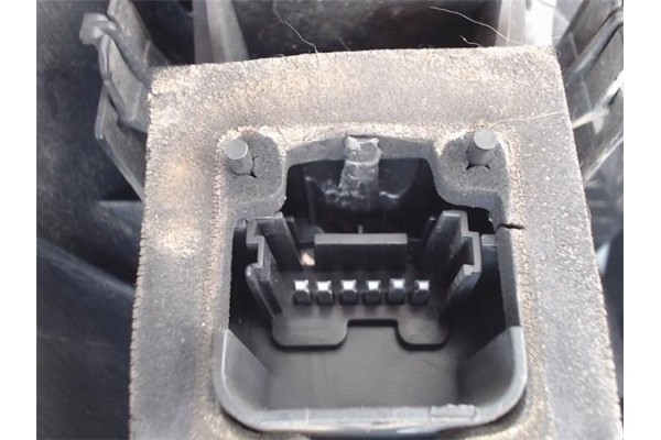 Recambio de piloto trasero derecho para renault scenic ii (jm) 1.9 dci (jm12, jm0g) referencia OEM IAM 8200493375F 2SK0086590886
