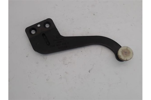 Recambio de soporte puerta corredera para volkswagen multivan v (7hm, 7hn, 7hf, 7ef, 7em, 7en) 2.5 tdi referencia OEM IAM 7H0843