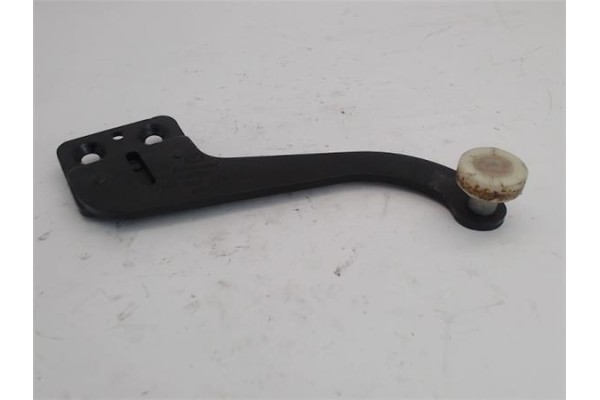 Recambio de soporte puerta corredera para volkswagen multivan v (7hm, 7hn, 7hf, 7ef, 7em, 7en) 2.5 tdi referencia OEM IAM 7H0843