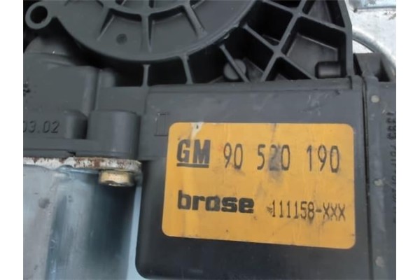 Recambio de mecanismo elevalunas delantero derecho para opel corsa b 1.6 i 16v referencia OEM IAM 90520188 90520190 