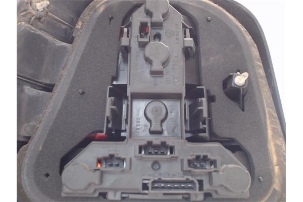 Recambio de piloto trasero derecho para volkswagen golf iv berlina (1j1) 1.9 tdi referencia OEM IAM 1J6945112  