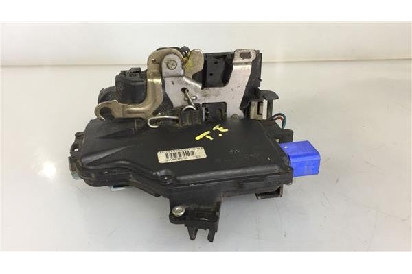 Recambio de cierre electromagnetico trasero izquierdo para seat toledo (5p2) 2.0 tdi 16v referencia OEM IAM 7L0839015  7L0839015