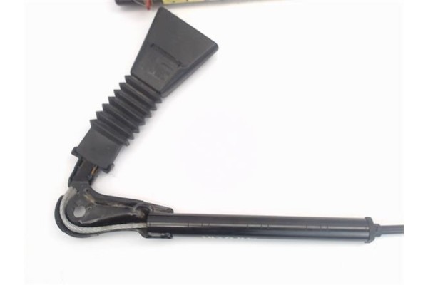 Recambio de anclaje cinturon delantero derecho para opel corsa b 1.0 eco referencia OEM IAM 90387492  