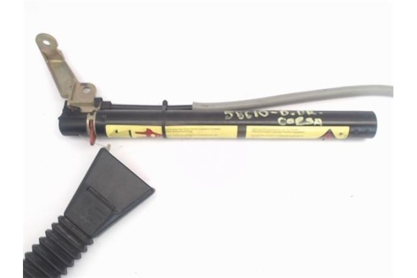 Recambio de anclaje cinturon delantero derecho para opel corsa b 1.0 eco referencia OEM IAM 90387492  