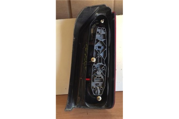 Recambio de piloto trasero izquierdo para fiat idea (135) 1.3 16v emotion multijet (66kw) referencia OEM IAM 46829509 B032 