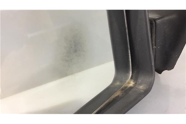 Recambio de retrovisor izquierdo para peugeot 309 1.3 referencia OEM IAM 8151  