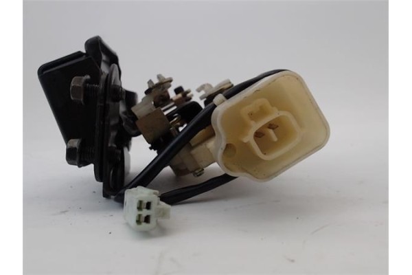 Recambio de cerradura porton para mazda premacy (cp) 2.0 td referencia OEM IAM C10062310F  