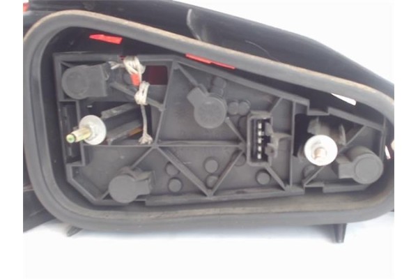 Recambio de piloto trasero derecho para peugeot 106 (s2) referencia OEM IAM 635184  