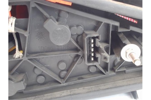 Recambio de piloto trasero derecho para peugeot 106 (s2) referencia OEM IAM 635184  