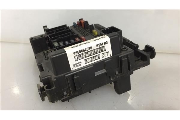 Recambio de caja fusibles/rele para peugeot 206 2.0 gt referencia OEM IAM 9650664080 30754615 