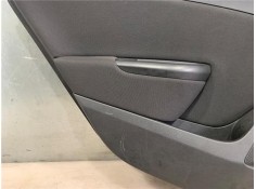 Recambio de asidero puerta trasero izquierda para opel astra j berlina 5p 1.6 excellence referencia OEM IAM 13258679 13258733 