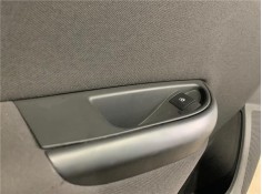 Recambio de asidero puerta trasero izquierda para opel astra j berlina 5p 1.6 excellence referencia OEM IAM 13258679 13258733 