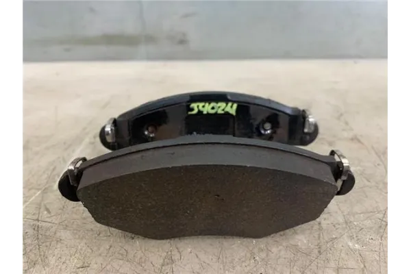 Recambio de pastilla de freno rueda delantero derecha para peugeot 206 1.4 hdi eco 70 referencia OEM IAM 425302 1617254880 42532