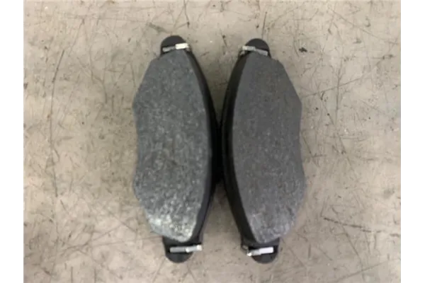 Recambio de pastilla de freno rueda delantero izquierda para peugeot 206 1.4 hdi eco 70 referencia OEM IAM 425302 1617254880 425