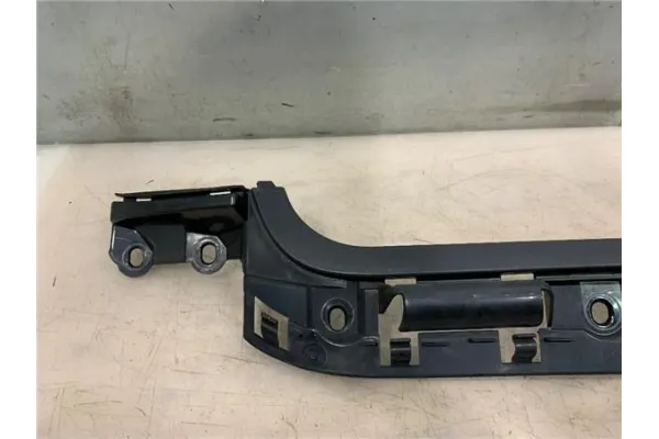 Recambio de soporte derecho paragolpes trasero para bmw serie 1 berlina (e81/e87) 2.0 120d referencia OEM IAM 51127058521  