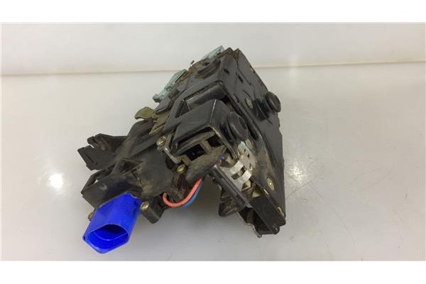 Recambio de cierre electromagnetico trasero derecho para seat altea (5p1) 1.9 tdi referencia OEM IAM 7L0839016  7L0839016A , AUD