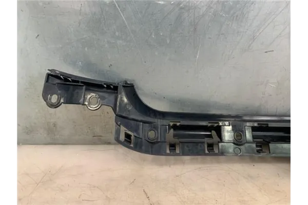 Recambio de soporte derecho paragolpes trasero para bmw serie 1 berlina (e81/e87) 2.0 120d referencia OEM IAM 51127058521  