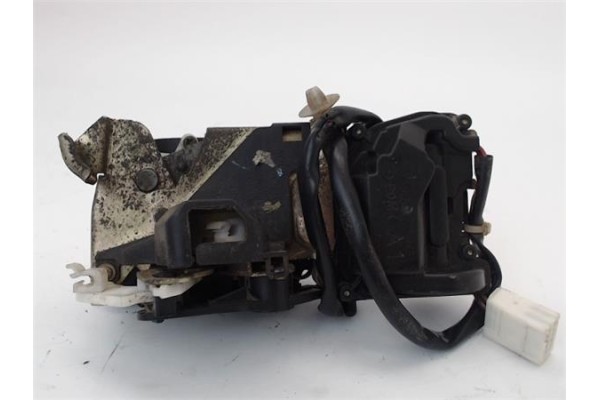 Recambio de cierre electromagnetico trasero izquierdo para mazda premacy (cp) 2.0 td referencia OEM IAM CB0773310D  
