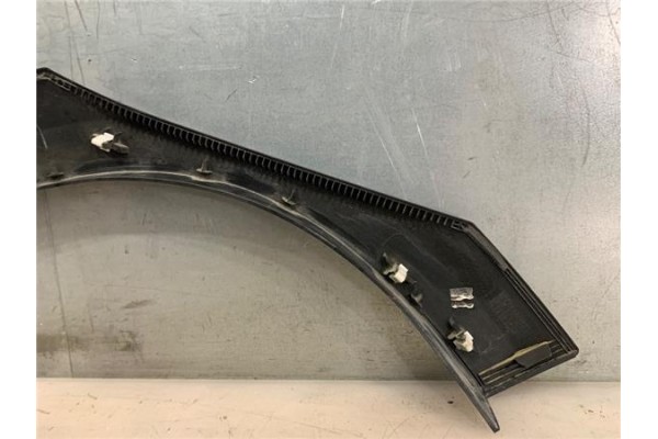 Recambio de moldura aleta delantero izquierda para peugeot 2008 1.6 hdi referencia OEM IAM 98174912XT  