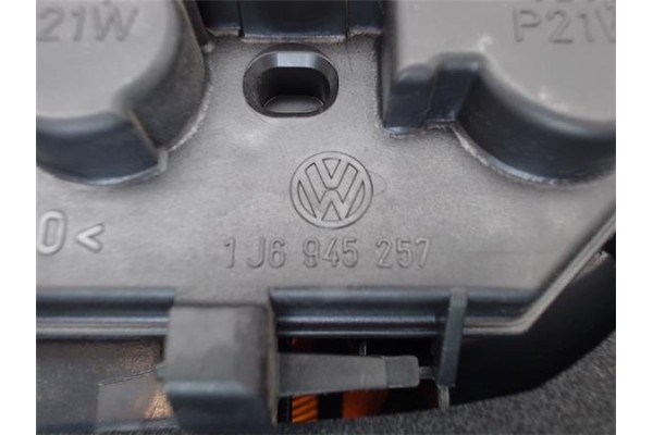 Recambio de piloto trasero izquierdo para volkswagen golf iv berlina (1j1) 1.9 tdi referencia OEM IAM 1J6945257  1J6945096Q , AU