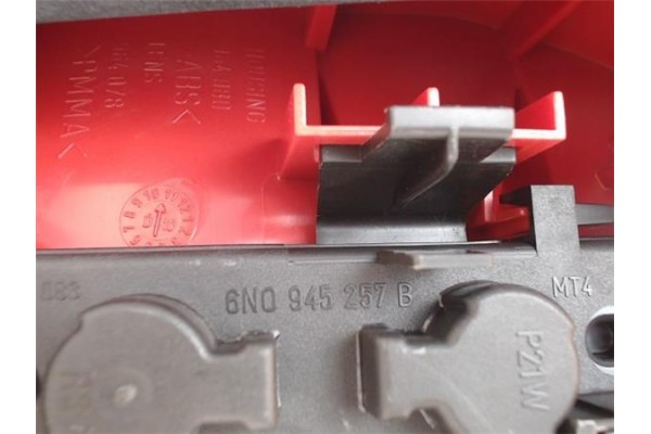 Recambio de piloto trasero derecho para volkswagen polo iii berlina (6n2) 1.0 conceptline referencia OEM IAM 6N0945257B  