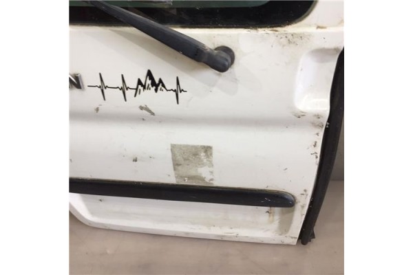 Recambio de puerta trasero izquierda para citroen berlingo 1.6 hdi 75 600 first furgón referencia OEM IAM 870243 870245 