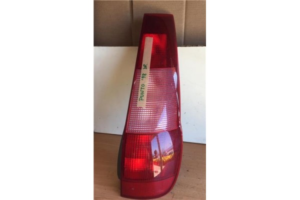 Recambio de piloto trasero derecho para fiat i punto (176) berlina 1.1 55 6-speed sx referencia OEM IAM 7730722 29420202 