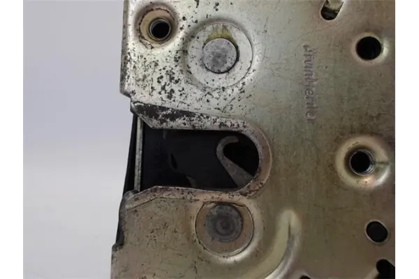 Recambio de cierre electromagnetico trasero derecho para citroen xsara picasso 1.6 referencia OEM IAM 913894  