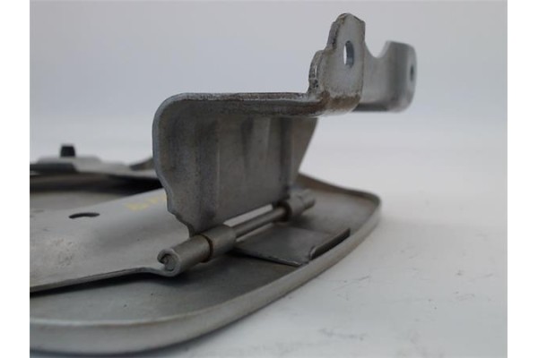 Recambio de tapa exterior combustible para mazda premacy (cp) 2.0 td referencia OEM IAM C10042410  