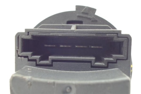 Recambio de regulador ventilador climatizacion para citroen c4 berlina 2.0 exclusive referencia OEM IAM 5HL00894103 F884028A 