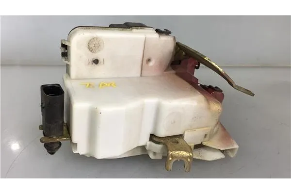 Recambio de cierre electromagnetico trasero derecho para seat ibiza (6k1) 1.4 referencia OEM IAM 6K4839016G  