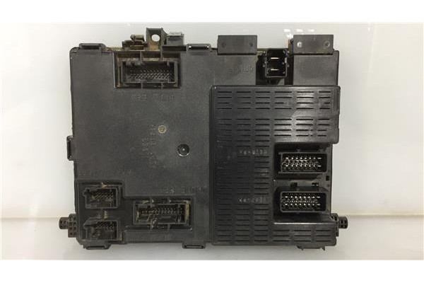 Recambio de caja fusibles/rele para citroen xsara berlina 2.0 hdi 90 referencia OEM IAM 9649053680 73008512 