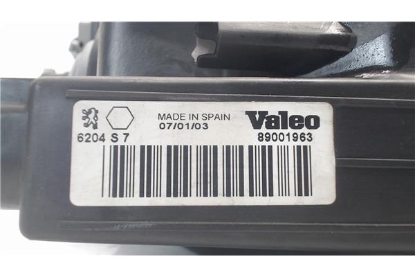 Recambio de faro delantero izquierdo para peugeot 206 referencia OEM IAM 6208A0 6204S7 