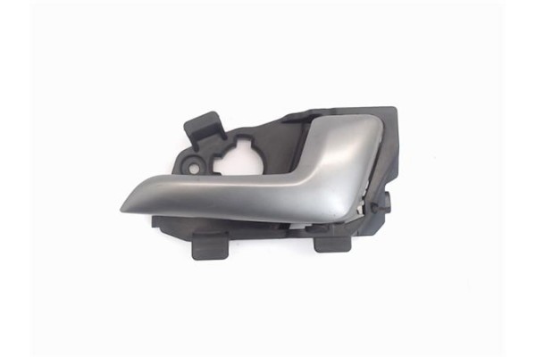 Recambio de manilla int. puerta delantero derecha para kia rio (ub) 1.2 basic referencia OEM IAM 826211W000HU  