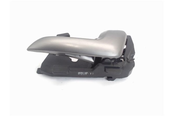 Recambio de manilla int. puerta delantero derecha para kia rio (ub) 1.2 basic referencia OEM IAM 826211W000HU  