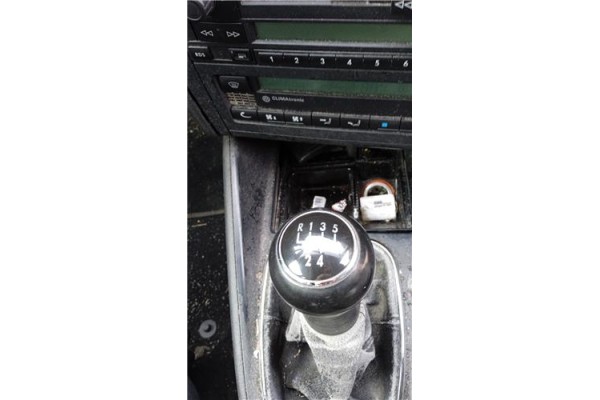 volkswagen golf iv berlina (1j1) del año 2003