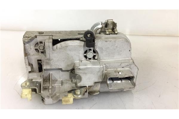 Recambio de cierre electromagnetico delantero derecho para citroen berlingo 1.6 hdi 75 600 first furgón referencia OEM IAM 9136P
