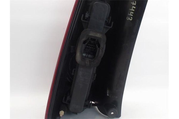 Recambio de piloto trasero derecho para renault espace iv (jk0) 2.0 dci (jk03) referencia OEM IAM 8200394724  