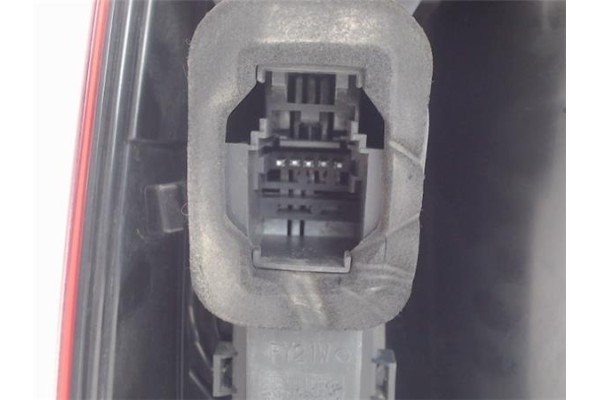 Recambio de piloto trasero derecho para renault espace iv (jk0) 2.0 dci (jk03) referencia OEM IAM 8200394724  